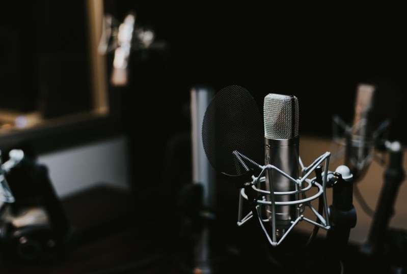 I will record a Commercial, E-Learning, or other Voiceover service for you!